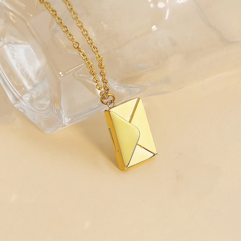 Metal konvolut halskæde