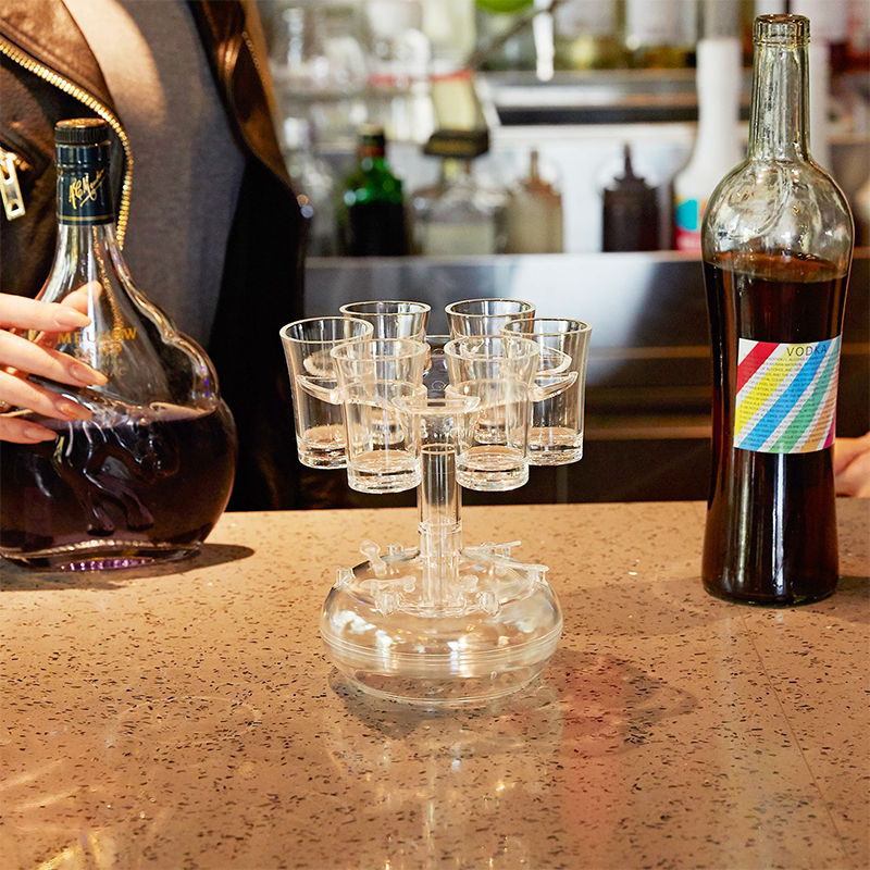 Dispenser og holder til 6 shotglas