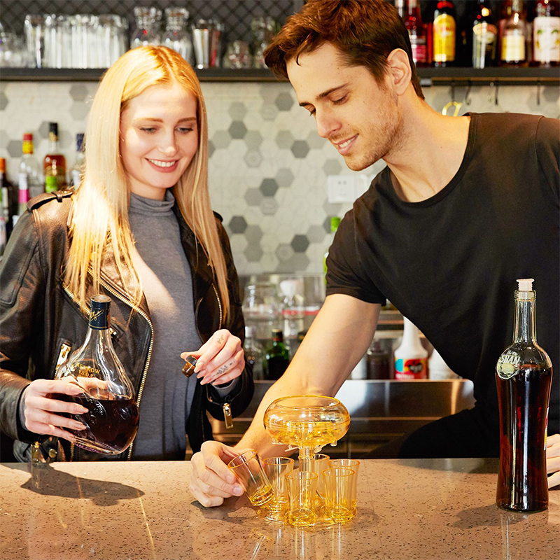 Dispenser og holder til 6 shotglas