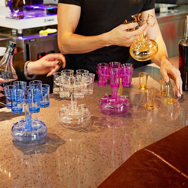 Dispenser og holder til 6 shotglas