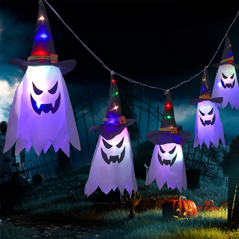 Hængende belyste heksehatte til Halloween