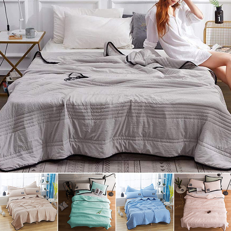 Ensfarvet sommerdyne