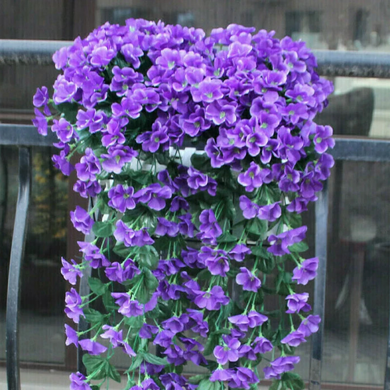 Kunstig blomsterkurv til ophængning