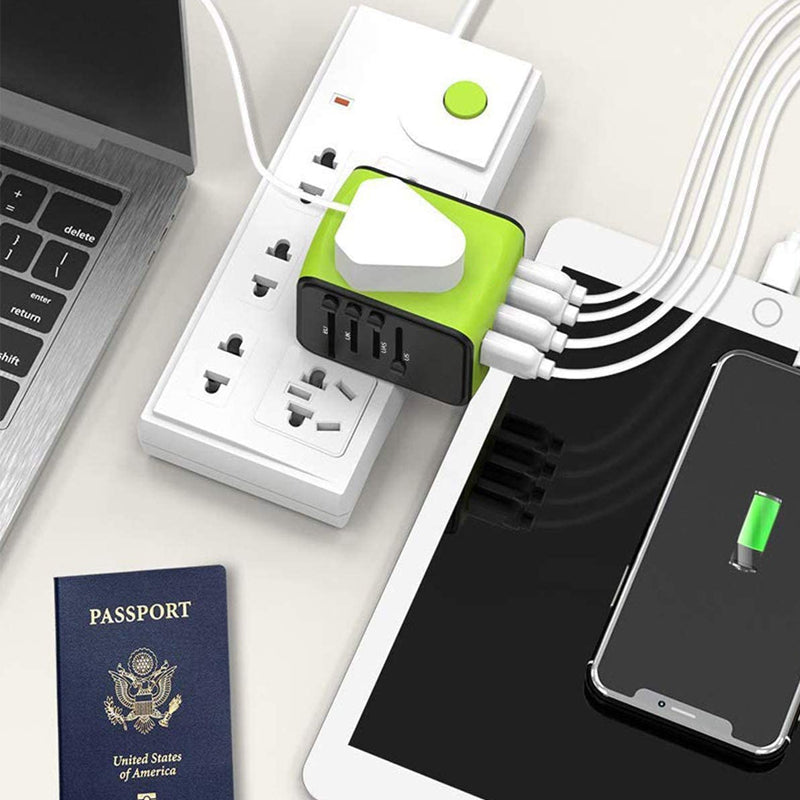 Smart universal rejseadapter med spændingskonvertering