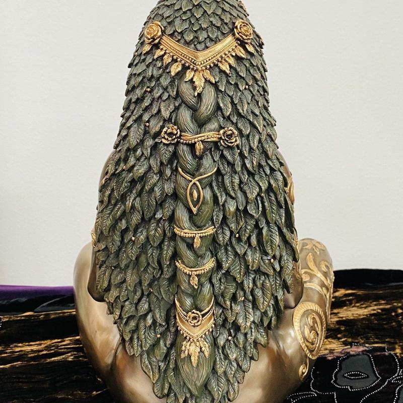 Moder Jord gudindestatue