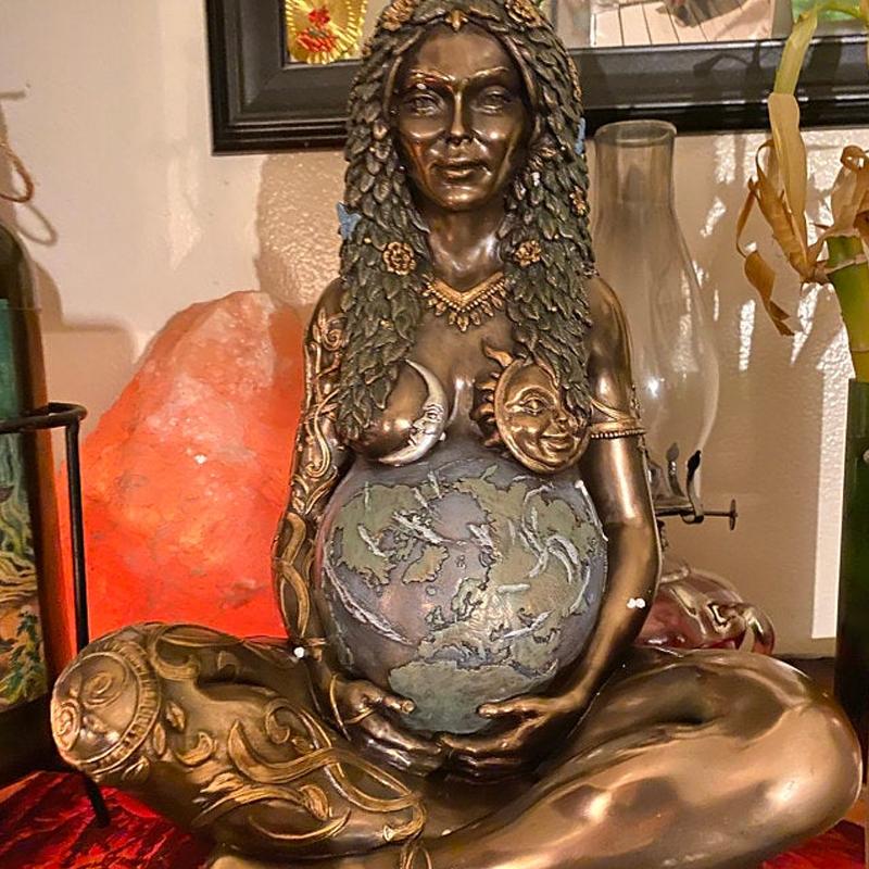 Moder Jord gudindestatue