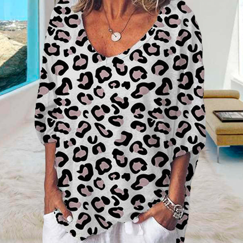 Leopardprints T-shirt med V-hals og Halve Ærmer