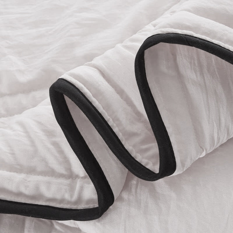 Ensfarvet sommerdyne