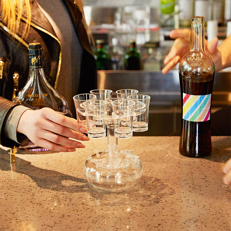 Dispenser og holder til 6 shotglas